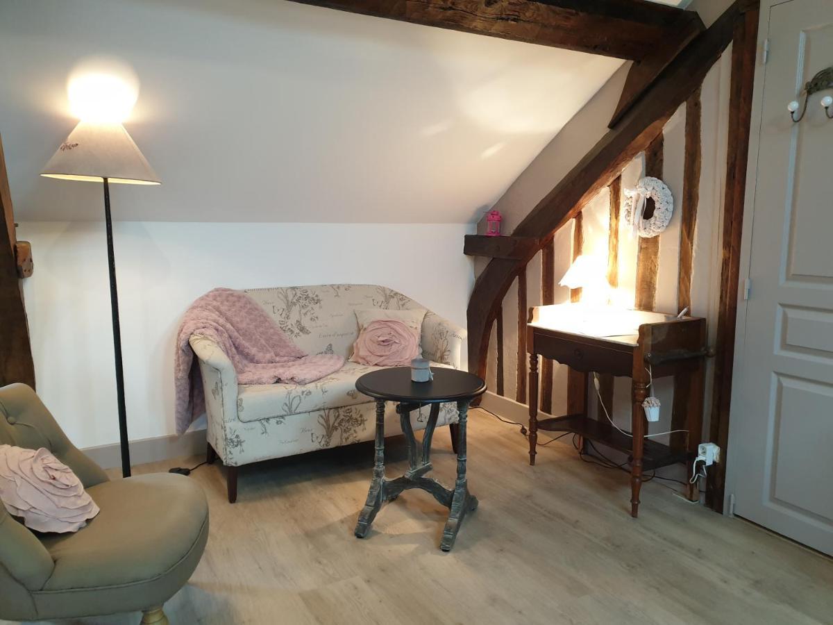 D'Anciennes "Chambres De Bonnes" 翁弗勒尔 外观 照片