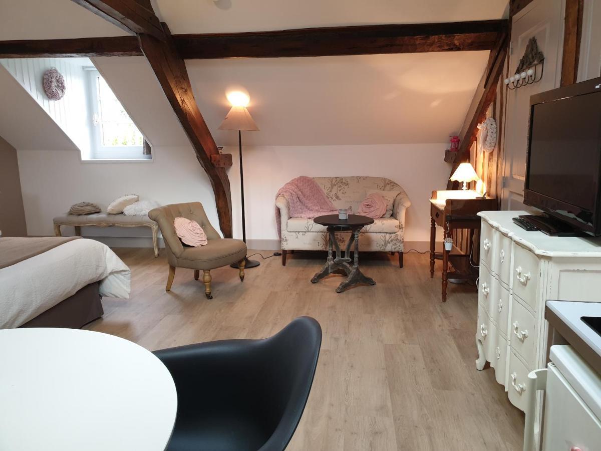 D'Anciennes "Chambres De Bonnes" 翁弗勒尔 外观 照片