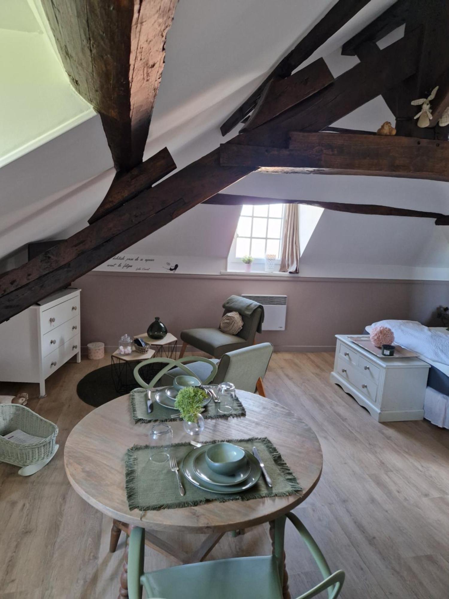 D'Anciennes "Chambres De Bonnes" 翁弗勒尔 外观 照片
